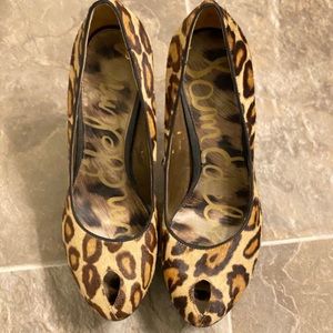 Sam Edelman Niland calf hair leopard print pumps.